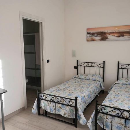 Il Giardino Dell'Eden Bed and Breakfast Acilia Buitenkant foto
