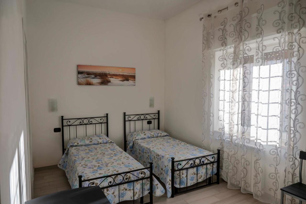 Il Giardino Dell'Eden Bed and Breakfast Acilia Buitenkant foto