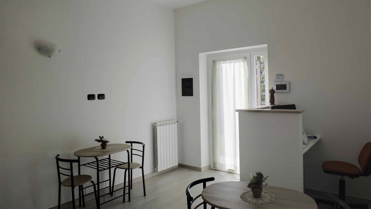 Il Giardino Dell'Eden Bed and Breakfast Acilia Buitenkant foto